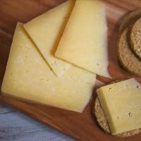 Cheddar with oatcakes